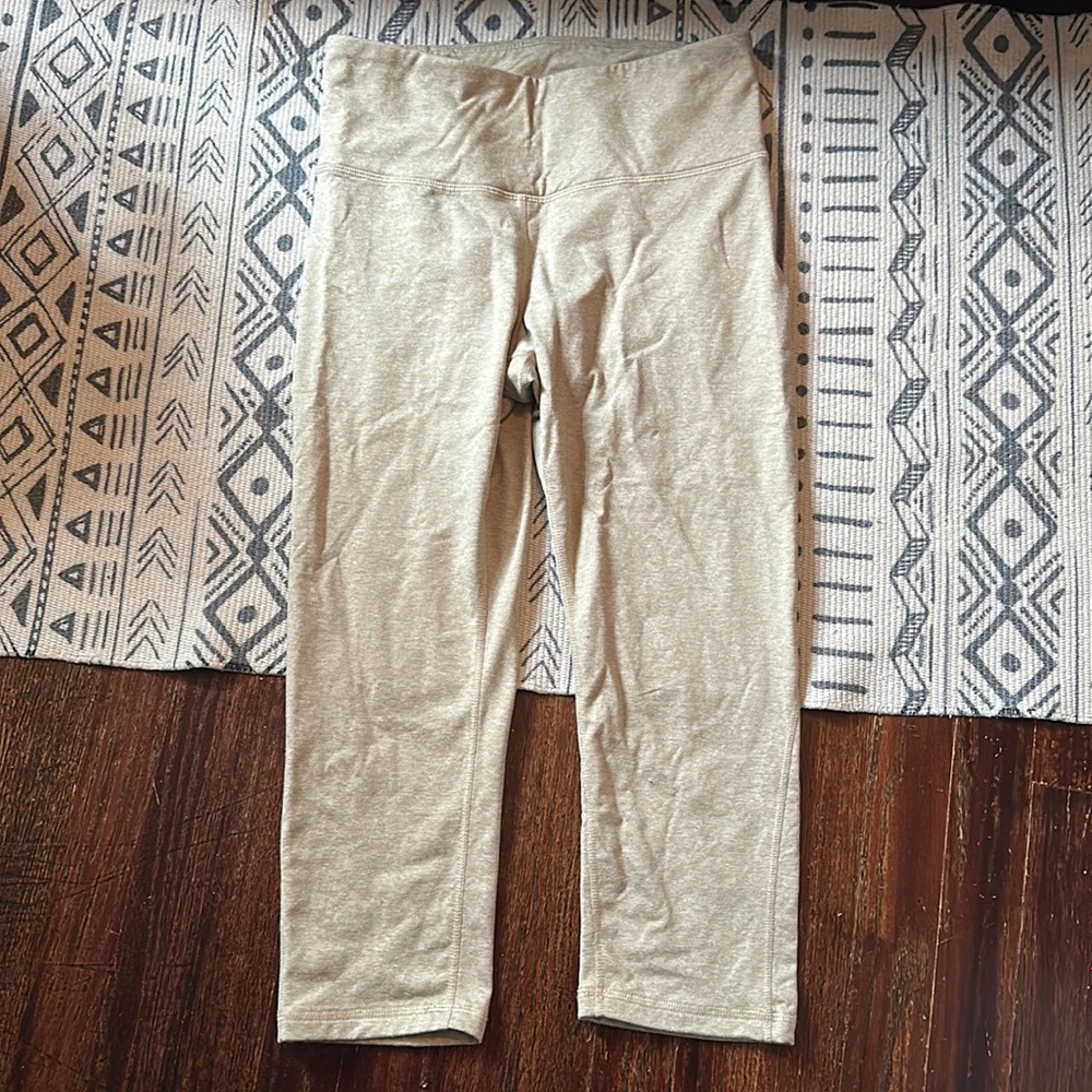 Old Navy Women’s CozyCore Capri Legging sz L